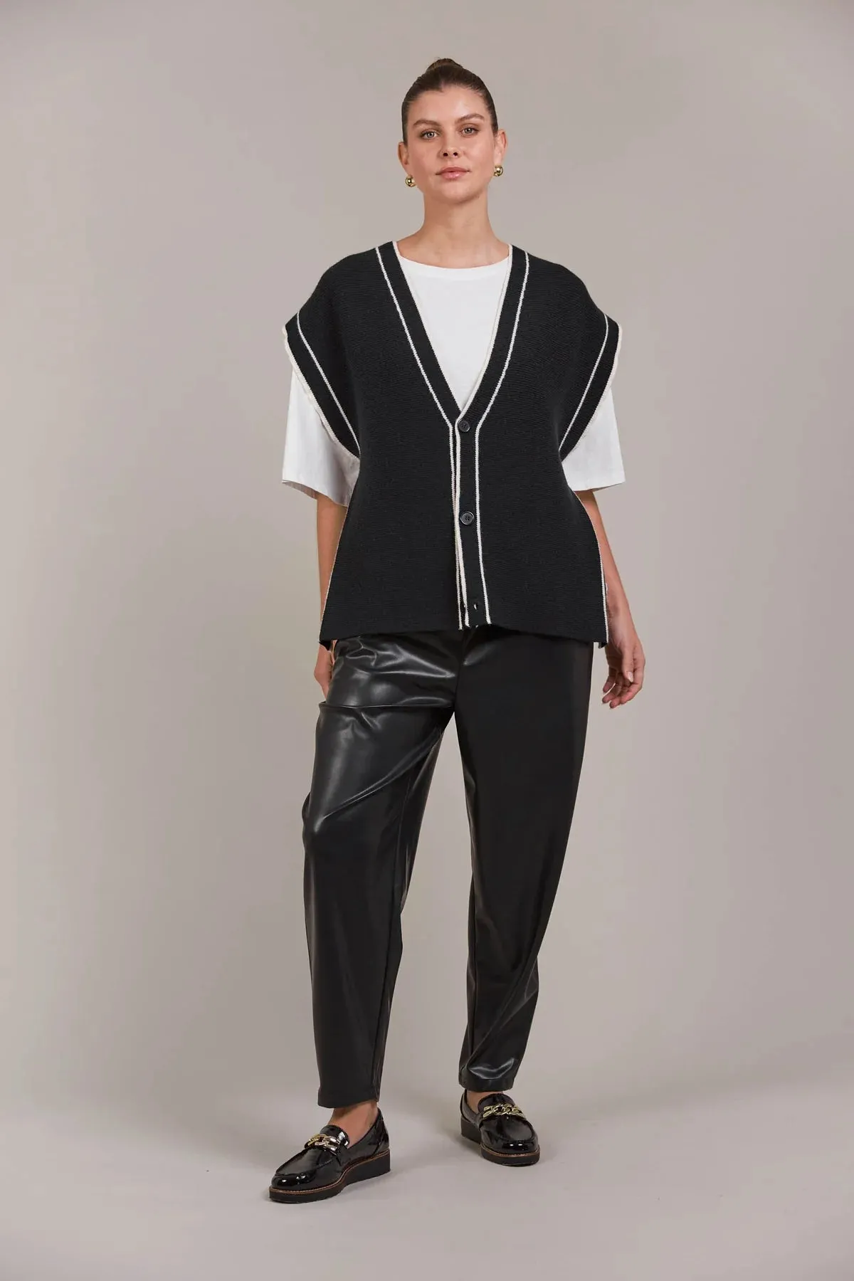 AVINO KNIT VEST - BLACK