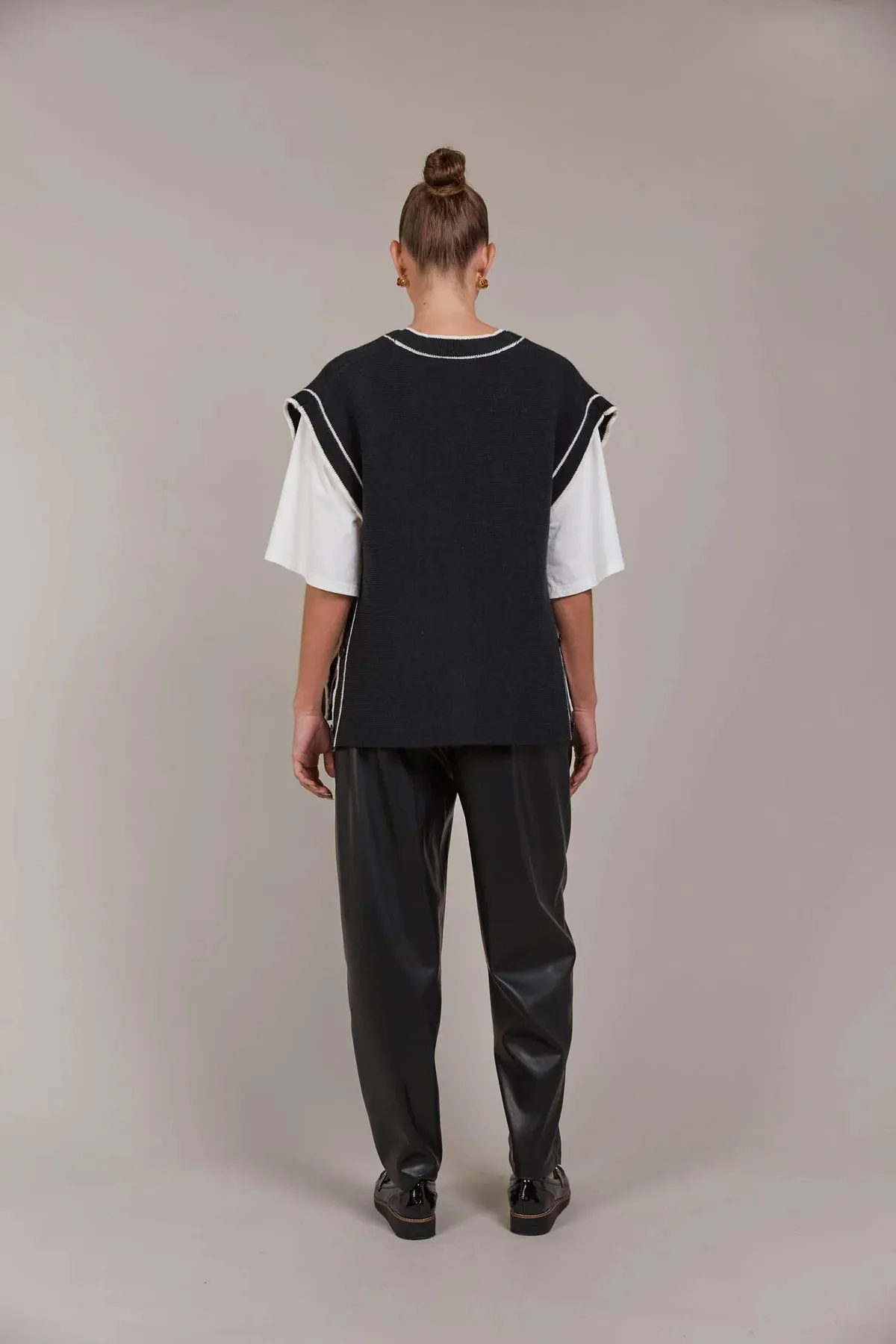 AVINO KNIT VEST - BLACK