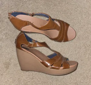 Brown Wedges Dr. Scholls Size 10 - size Shoes: 10 & Up (Big Kid/Adult)