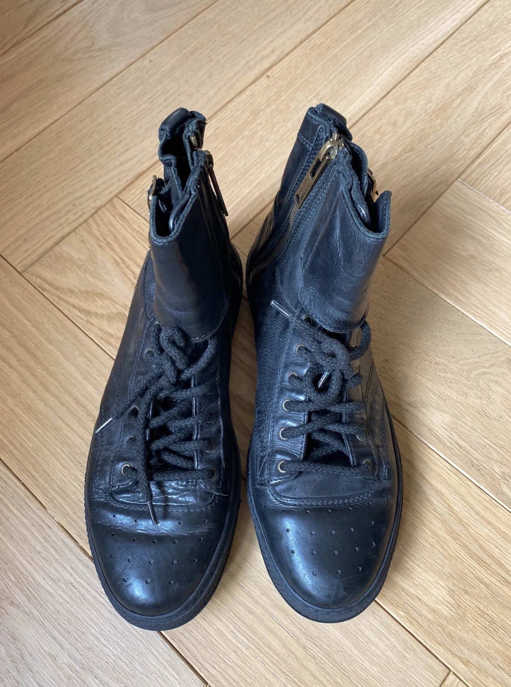 BURBERRY High Top Leather Trainers Size 39