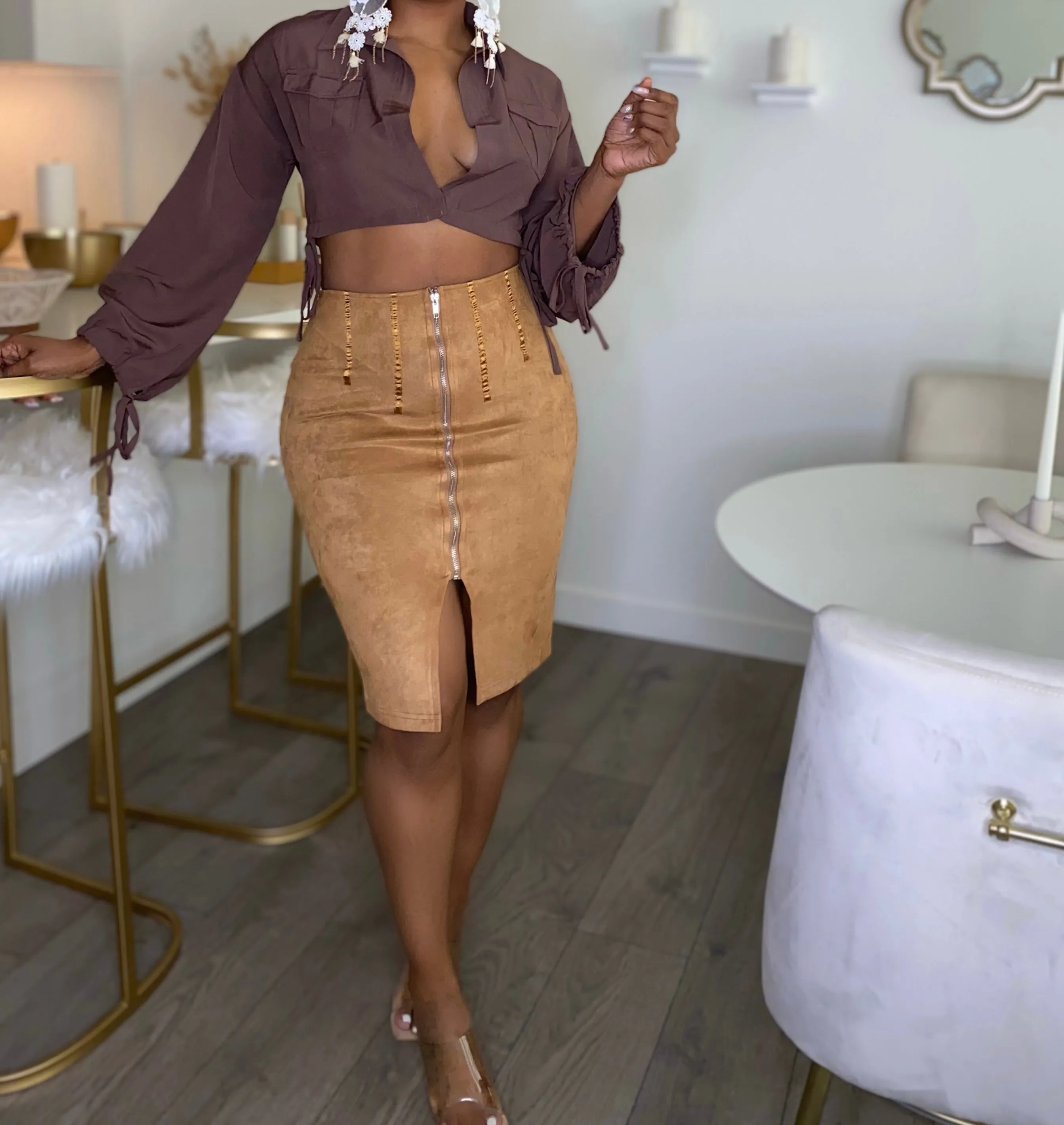 Coffee shop | pencil skirt