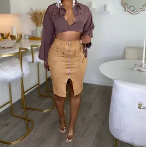 Coffee shop | pencil skirt