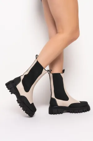 GENEVIEVE-TAUPE LUG BOOT